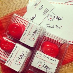 Плампер для увеличения обьема губ